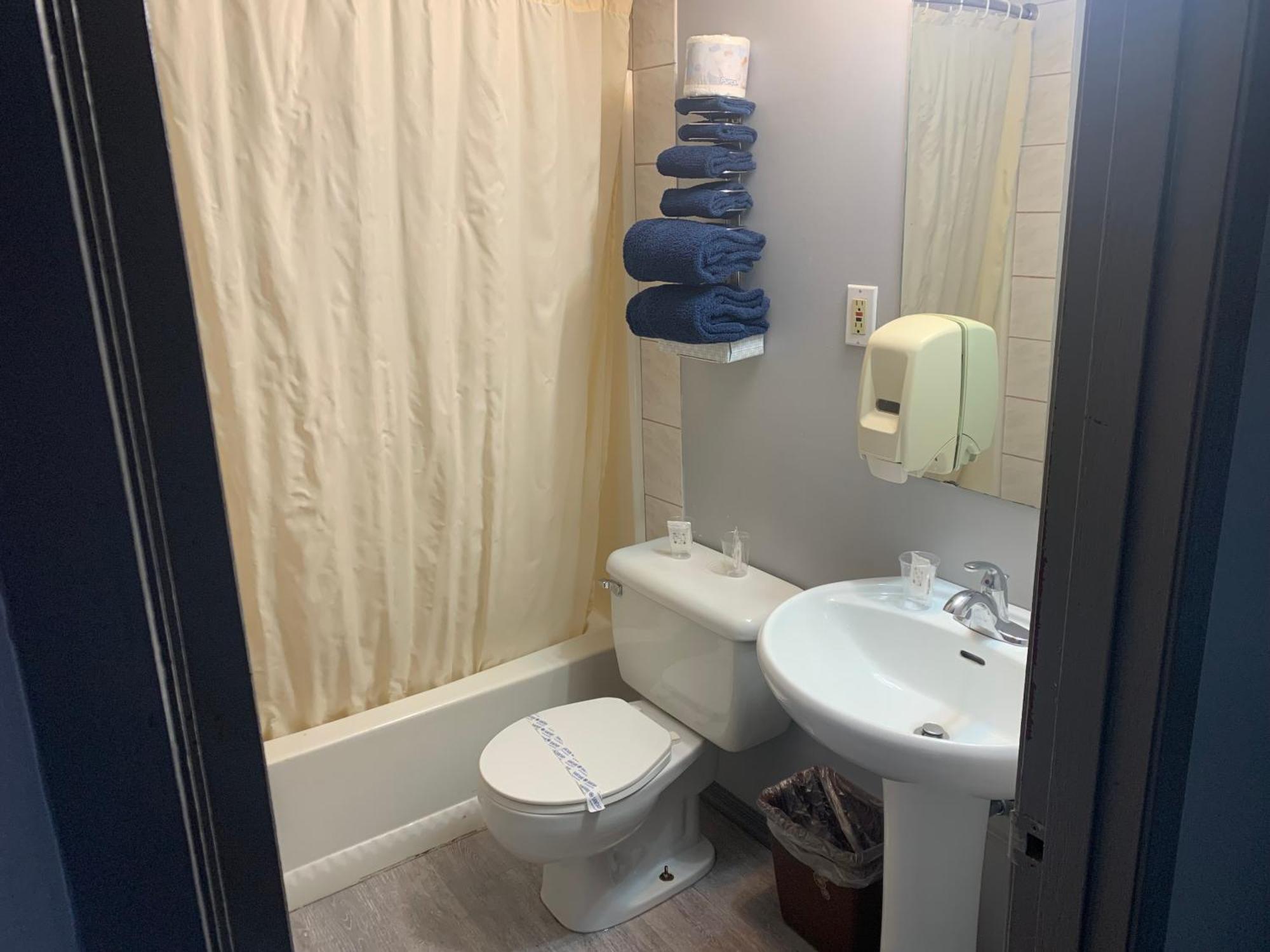 Wild Rose Inn Vegreville Екстер'єр фото