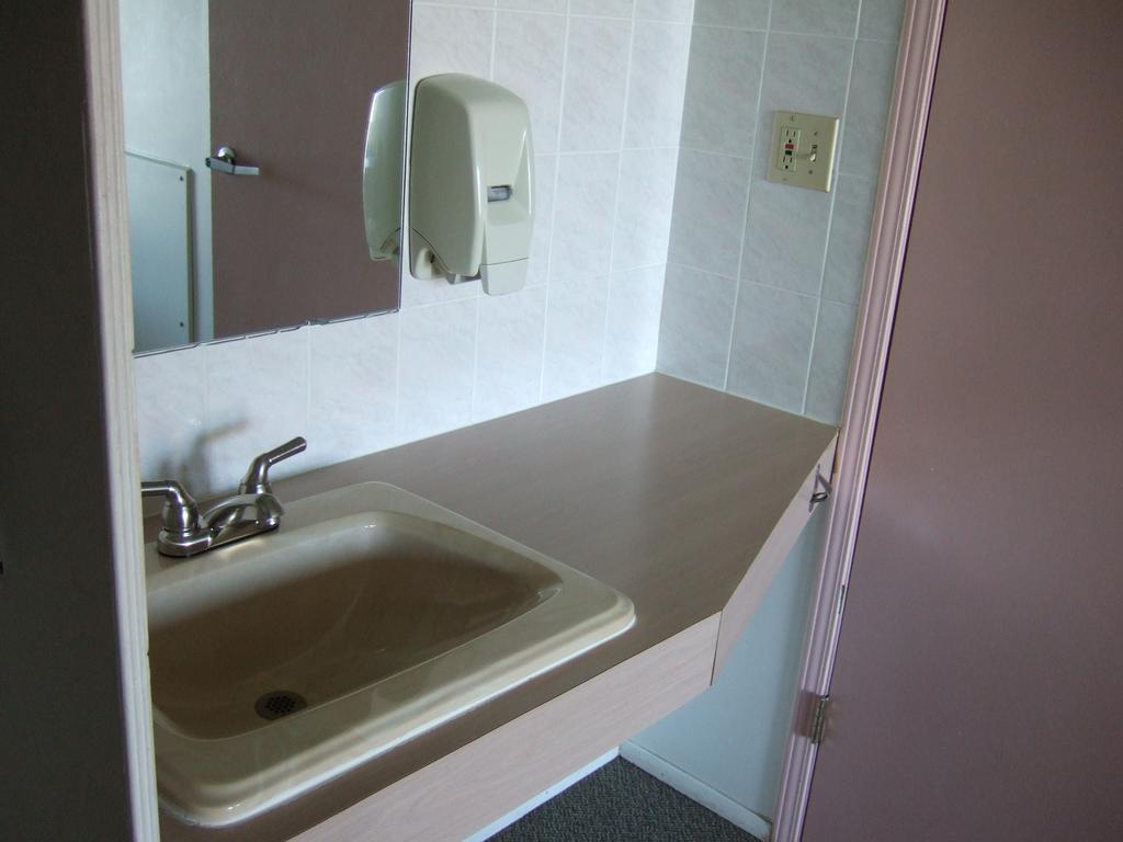 Wild Rose Inn Vegreville Екстер'єр фото