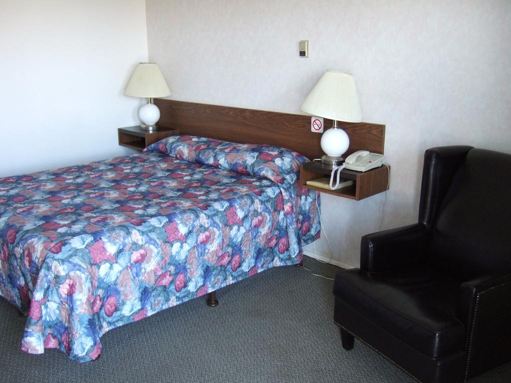 Wild Rose Inn Vegreville Номер фото