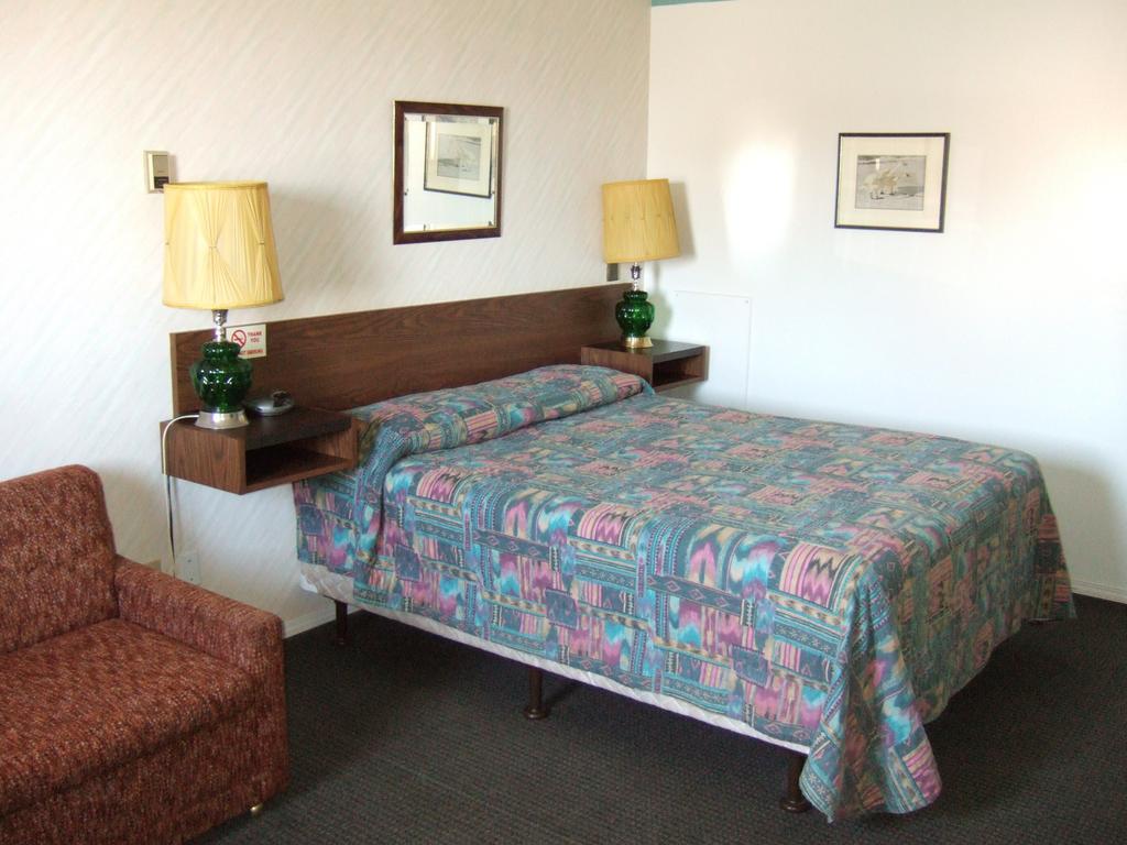 Wild Rose Inn Vegreville Екстер'єр фото
