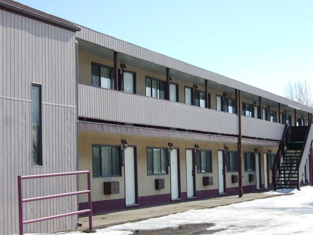 Wild Rose Inn Vegreville Екстер'єр фото