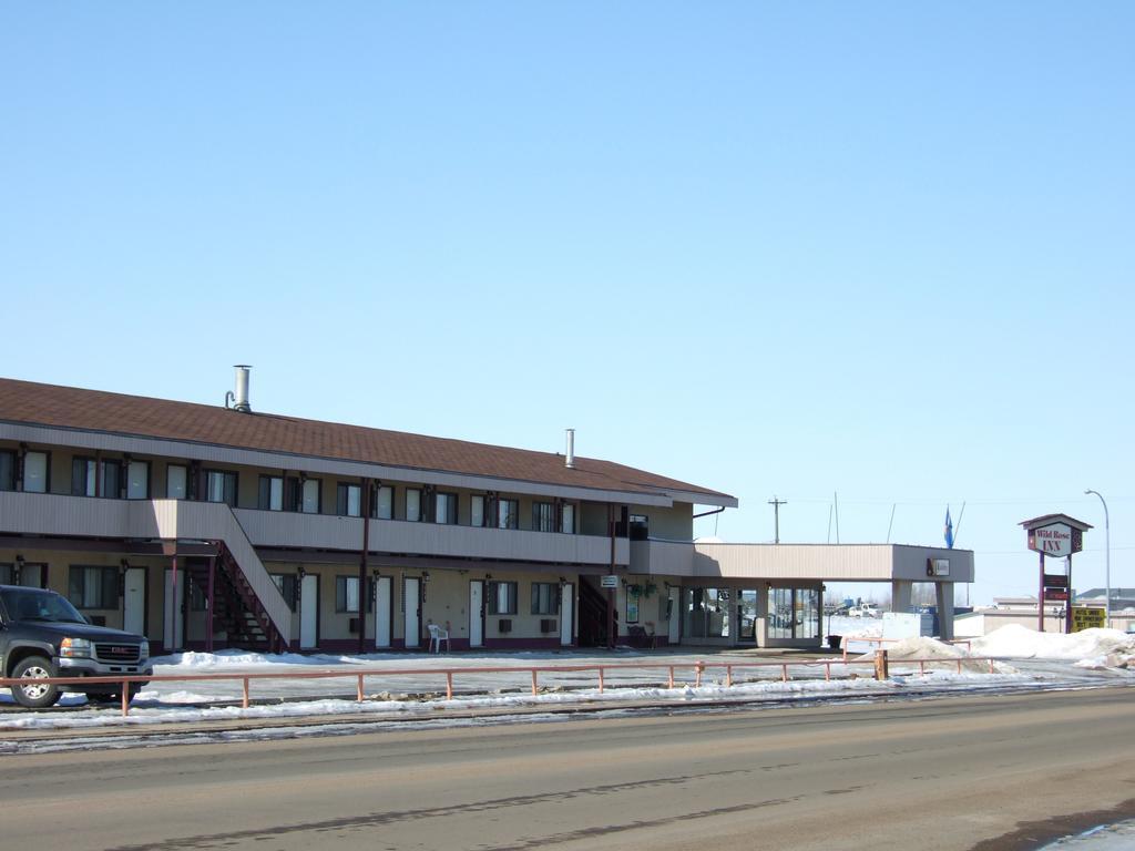 Wild Rose Inn Vegreville Екстер'єр фото